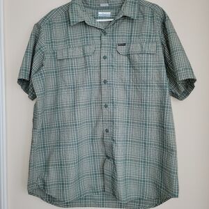 Columbia Relaxed Fit Button Down Short Sleeves  Green Size XL